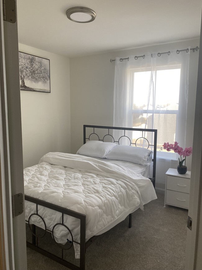 357 Purple Pl, Unit Room in Edgewood, MD - Foto de edificio - Building Photo