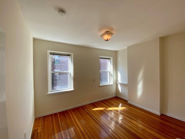 19 Aberdeen St, Unit 2 in Boston, MA - Building Photo - Building Photo