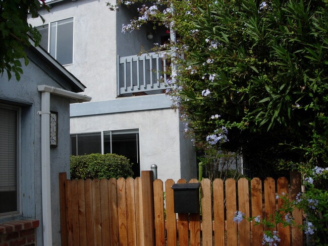 816 Delaware St, Unit 816 #2 Delaware St. in Imperial Beach, CA - Building Photo - Building Photo