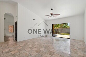 8134 S Jentilly Ln in Tempe, AZ - Building Photo - Building Photo