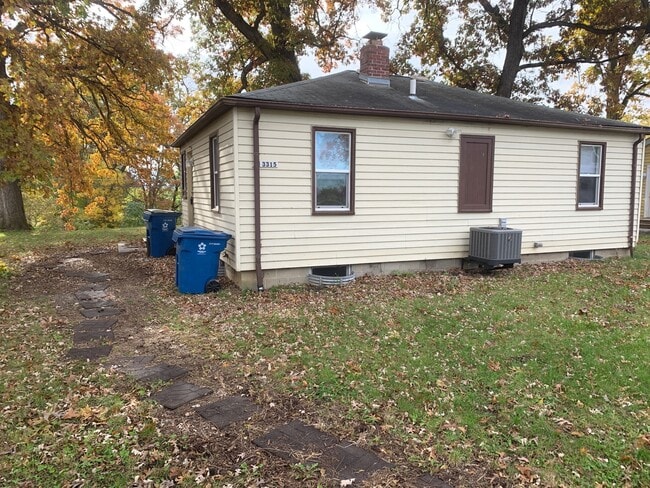 property at 3315 Valley Dr