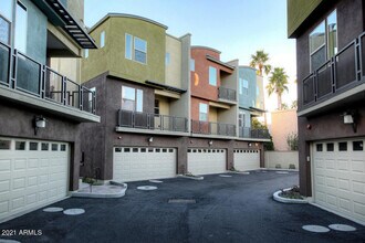 4816 N Woodmere Fairway in Scottsdale, AZ - Building Photo - Building Photo