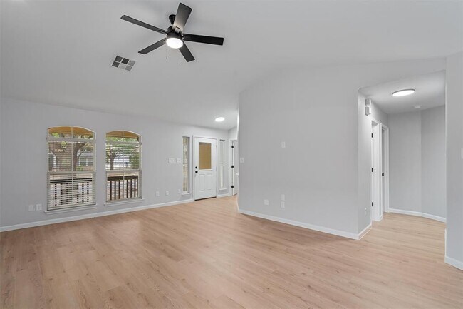 744 Fairway in Kyle, TX - Building Photo - Building Photo