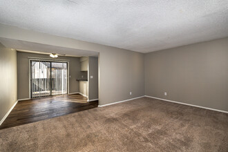 Eastgate Apartments in Wichita, KS - Foto de edificio - Interior Photo