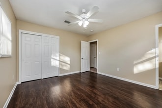 224 Mary Ellen Ave in Seffner, FL - Building Photo - Building Photo