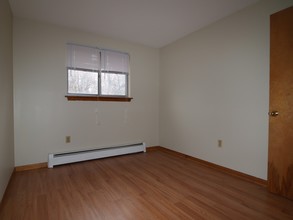 26 Forrestal Ln in West Seneca, NY - Building Photo - Interior Photo