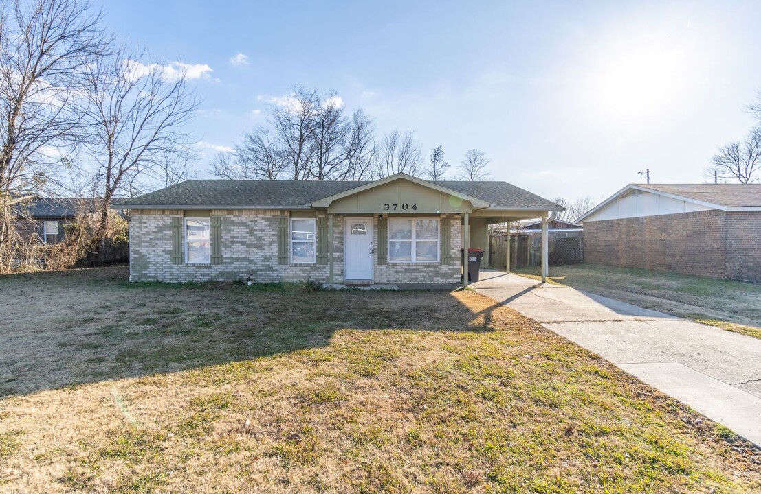 3704 Terry St in Van Buren, AR - Building Photo