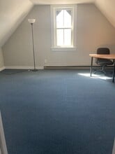 93 Greenwood Ave, Unit Third Floor in Bethel, CT - Foto de edificio - Building Photo