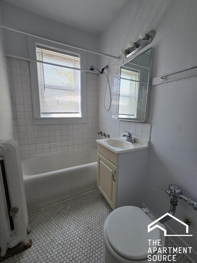 1333 W Birchwood Ave