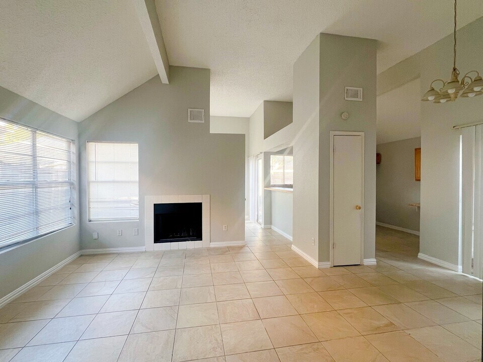 18586 N Lyford Dr in Katy, TX - Building Photo