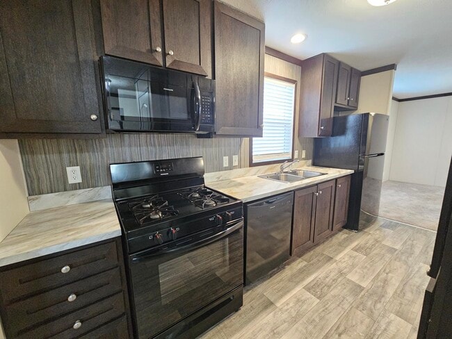 property at 46000 Geddes Rd