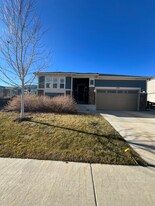 1733 Pioneer Cir in Lafayette, CO - Building Photo