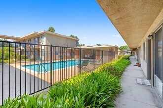 7434 Mesa College Dr in San Diego, CA - Building Photo - Building Photo