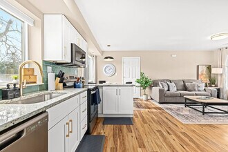 18377 Sharon Ln, Unit SI ID1032361P in Roseville, MI - Building Photo - Building Photo