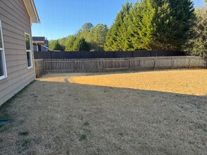 30 Miles Dr in Cartersville, GA - Foto de edificio - Building Photo