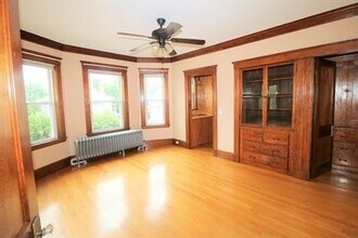 213 Billings Rd, Unit 2 in Quincy, MA - Foto de edificio - Building Photo