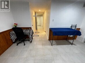 537 Steeles Ave W in Toronto, ON - Building Photo - Building Photo