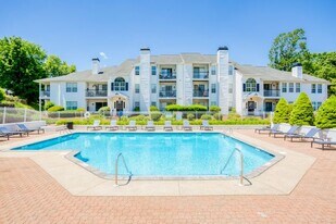 Middletown Ridge Apartments in Middletown, CT - Building Photo