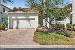 8278 Sumner Ave in Ft. Myers, FL - Building Photo