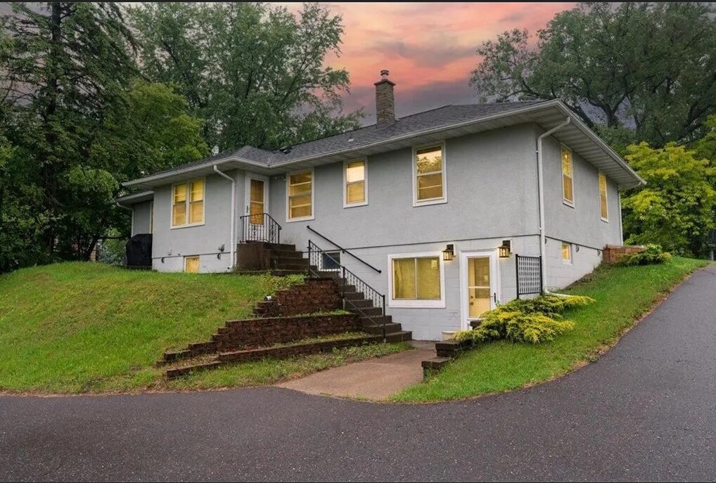 600 Koehler Rd in Vadnais Heights, MN - Building Photo