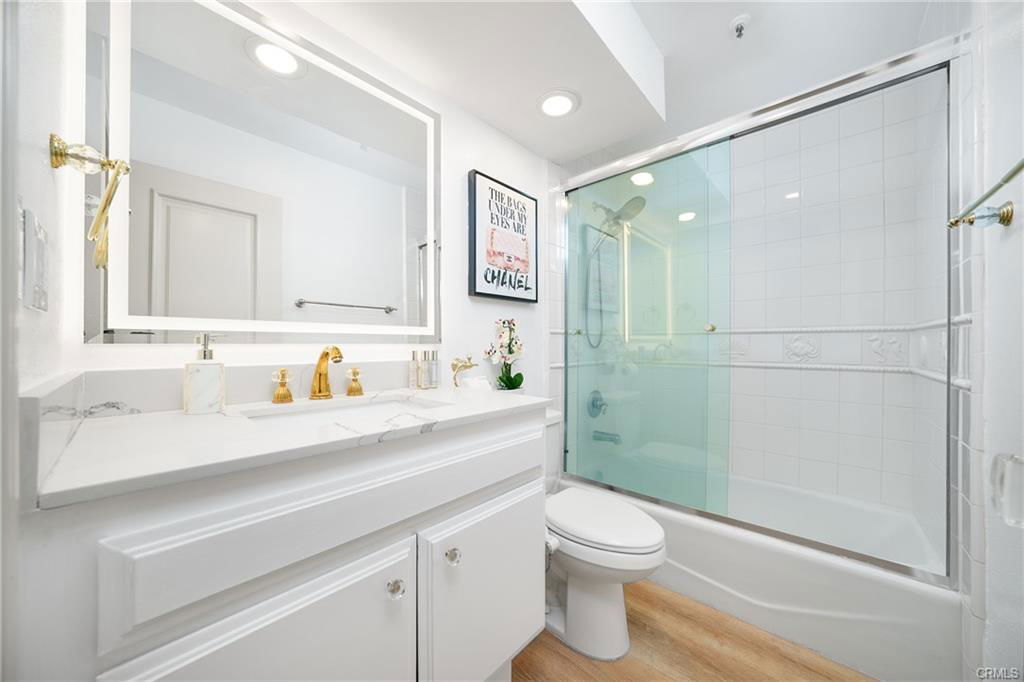 67 Sea Island Dr in Newport Beach, CA - Building Photo