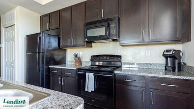 4590 Winkler Ave, Unit 08-306 in Ft. Myers, FL - Building Photo - Building Photo