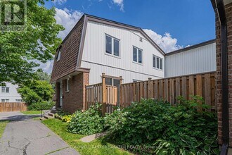 837 Eastvale Dr in Ottawa, ON - Building Photo - Building Photo