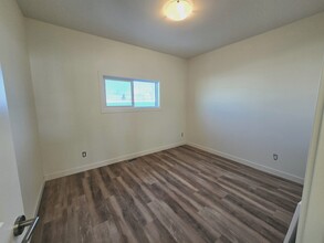 311-312 2 St in Warman, SK - Building Photo - Building Photo