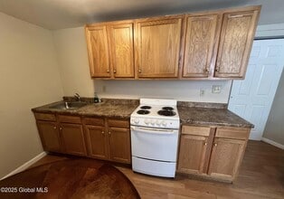 5 Irving St in Albany, NY - Building Photo - Building Photo