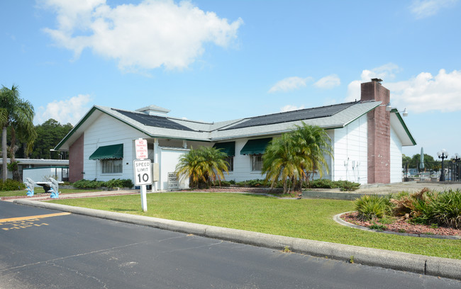 Sun Country Mobile Home Park in Tarpon Springs, FL - Building Photo - Building Photo