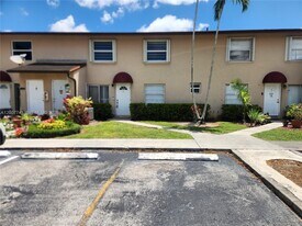 15250 SW 80th St in Miami, FL - Building Photo