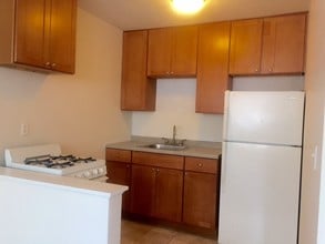 Yale Place in Minneapolis, MN - Building Photo - Building Photo