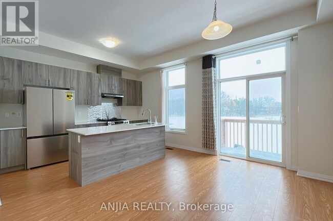 33 Millman Ln in Richmond Hill, ON - Building Photo - Building Photo