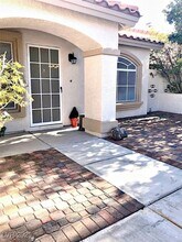 9560 Summerfest St in Las Vegas, NV - Foto de edificio - Building Photo