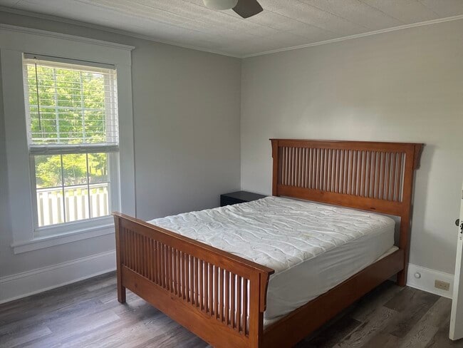 property at 423 King St