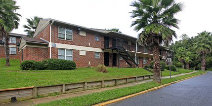 Gadsden Arms Apartments in Quincy, FL - Foto de edificio - Building Photo