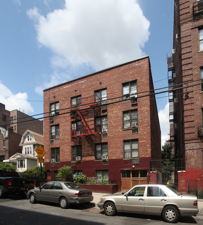 42-45 Judge St in Elmhurst, NY - Building Photo