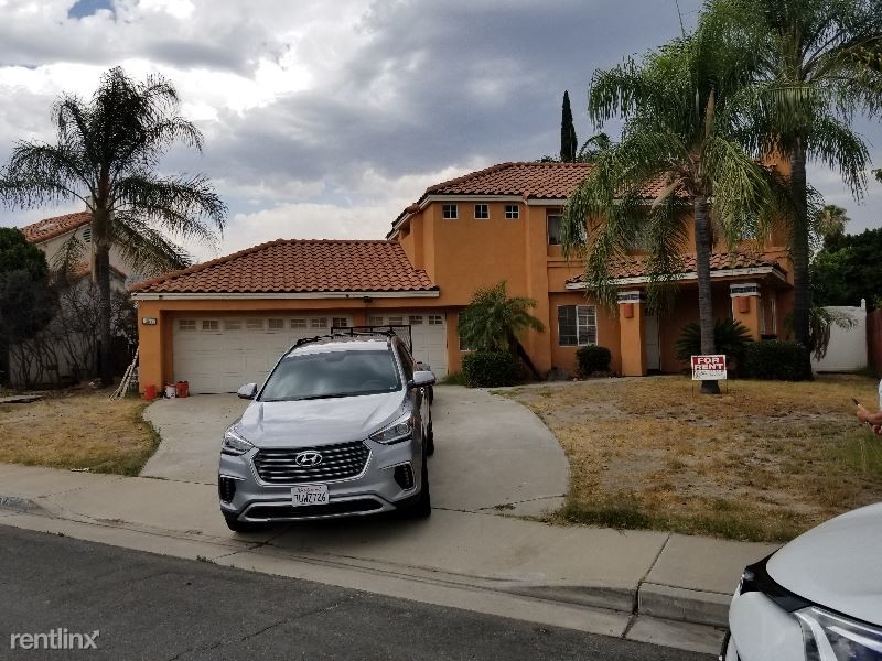 13572 Lassen St in Fontana, CA - Building Photo