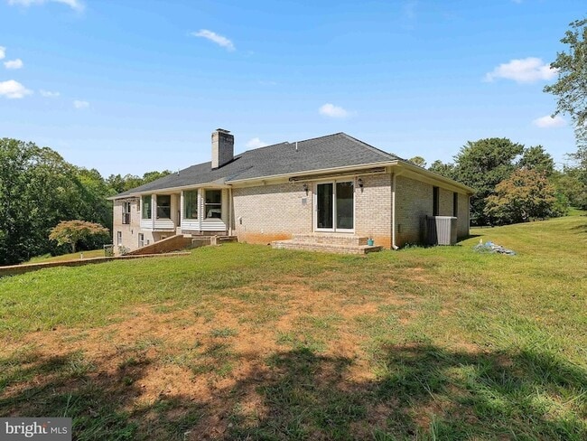 11311 Stuart Mill Rd, Unit 10 in Oakton, VA - Building Photo - Building Photo