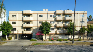 432 S Normandie Ave in Los Angeles, CA - Building Photo - Building Photo