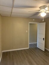 102 Newark St, Unit Apt 1 in Littlestown, PA - Building Photo - Building Photo