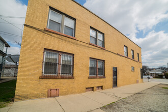 9360 S Halsted St in Chicago, IL - Building Photo - Building Photo