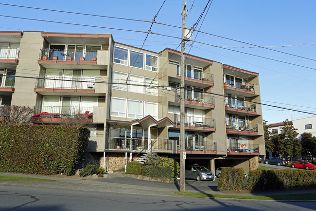 530 W Olympic Plz in Seattle, WA - Foto de edificio - Building Photo