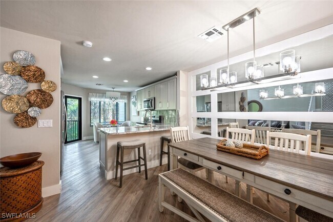 27113 Oakwood Lake Dr in Bonita Springs, FL - Foto de edificio - Building Photo