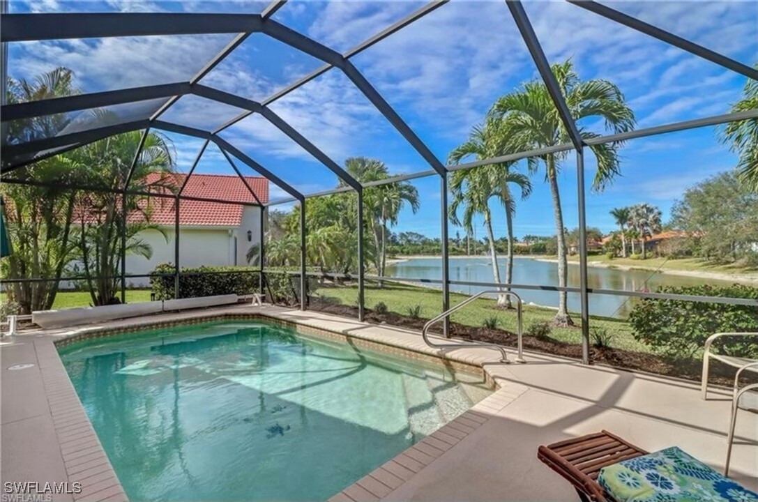 1041 Jardin Dr in Naples, FL - Foto de edificio