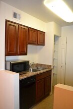 1745 E Glenn St-Unit -APT 132 in Tucson, AZ - Building Photo - Building Photo