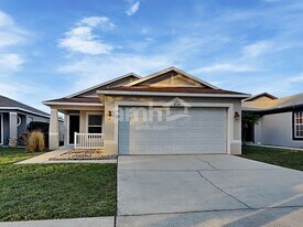 8138 Canterbury Lake Blvd in Tampa, FL - Building Photo