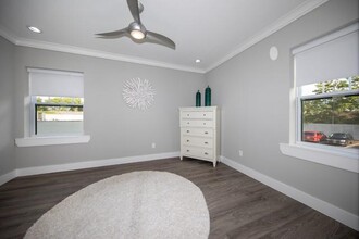 77 S Tyson Ave in Floral Park, NY - Building Photo - Building Photo
