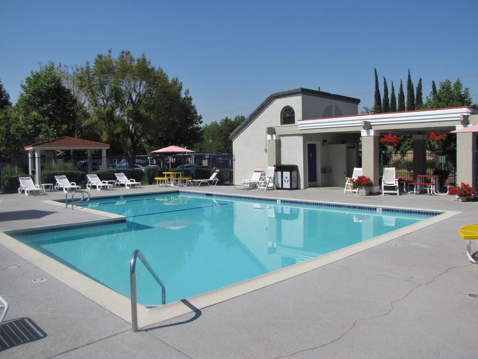 AMBERWOOD APARTMENTS in Chino, CA - Building Photo