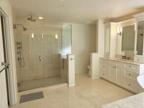 15824 SE 59th Pl in Bellevue, WA - Building Photo - Building Photo